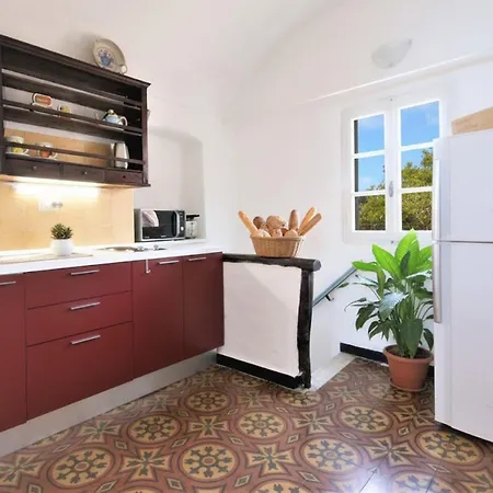 The Old Ship Costarainera