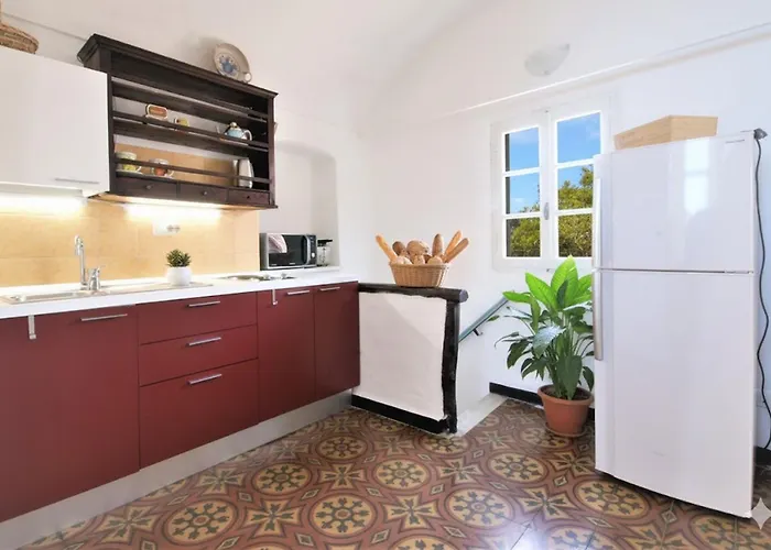 The Old Ship Costarainera