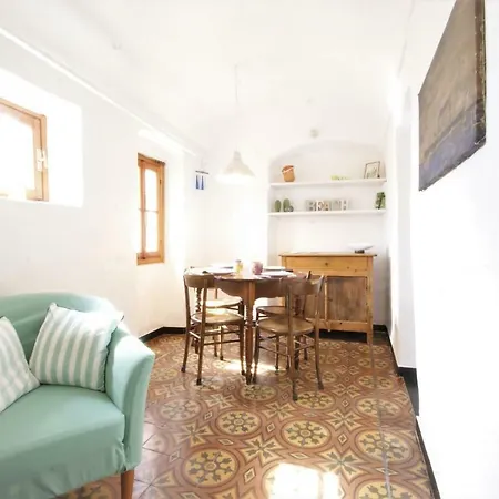 The Old Ship Apartment *